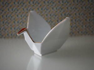 【祥玉】有田焼 折り鶴 金彩 白磁 小鉢 小物入れ ORIGAMI CRANE CERAMIC Small bowl