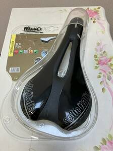 ◇ Selle Italia セライタリア SLR XC FLOW BIO FIT FORM サドル カーボンファイバーソール 軽量 穴あき 送料無料 ◇