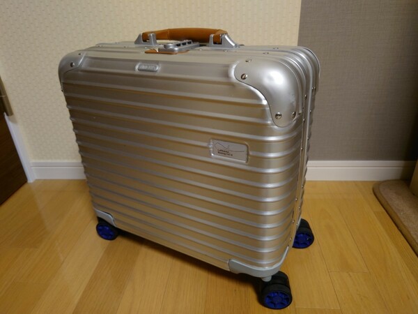 貴重【美品】リモワ ビジネストロリー ルフトハンザ ボーイング747-8コレクション（４輪） RIMOWA スーツケース　Lufthansa