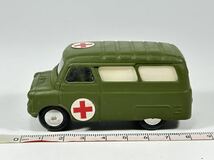 (s832) CORGI TOYS 414 BEDFORD MILITARY AMBULANCE コーギー ミニカー 当時物 _画像2