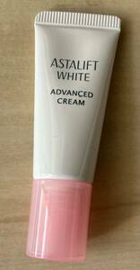 7gX 1 pcs new beautiful white cream this month obtaining! Astralift white advance do cream new goods * unopened 
