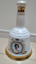 1円スタート　古酒 BELL　エリザベス女王　 陶器ボトル スコッチ ウイスキー　750ml_画像1