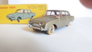 仏DINKY　フォード・タウナス　ヴィンテージミニカー オリジナル　難あり　No:559　FORD　TAUNUS