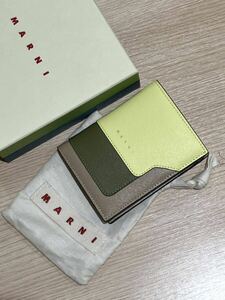 Marni マルニ　財布　レディース　黄緑　モスグリーン　ベージュ　ほぼ未使用