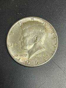 【送料無料】【希少】アメリカ　HALF　DOLLAR 銀貨　１９６４年　