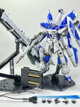 RG 1/144 RX-93-ν2 Hi-νガンダム+ハイパーメガバズーカランチャー塗装済み完成品。_画像10