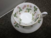 送料無料！◯未使用 WEDGWOOD ウエッジウッド カップ＆ソーサー 2客セット WILD STRAWBERRY R4406 Bone China ワイルドストロベリー 1759 _画像5