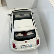 FIAT ディーラー特注 MONDO MOTORS 1/18 Nuova FIAT500 White フィアット500 赤白内装 ミニカー モデルカー カラーサンプル_画像6