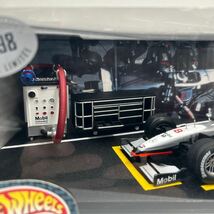 未開封 Hotwheels 1/24 McLaren Mercedes MP4-13 #8 Mika Hakkinen ホットウィール F1 GP 1998 マクラーレン メルセデス 限定 ミニカー_画像5