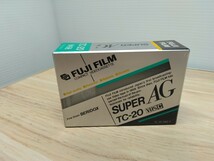当時物　レトロ　FUJIFILM　SUPER AG TC-20 VHS C　ビデオテープ　未使用品　ヴィンテージ　COMPACT　VIDEOCASSETTE　光学機器　Q_画像1