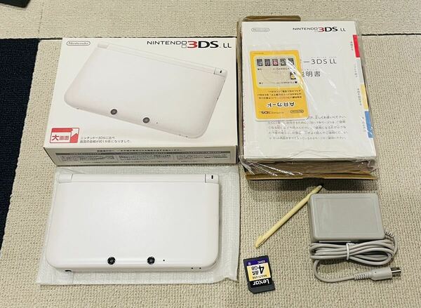 ニンテンドー3DSLL ホワイト　本体動作品　送料無料Nintendo 任天堂 付属品付き