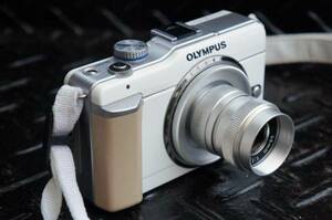 OLYMPUS PEN,OM-D用単焦点レンズ 25mmF1.4 Cマウント変換アダプター付 E-M10 M5 PEN-F PM1 P5 PL7 PL8等 マイクロフォーサーズマウント対応