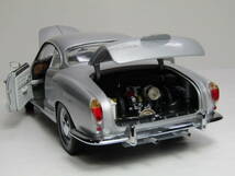 Volkswagen 1/24 VW FLAT4 フォルクス ワーゲン KARMANN GHIA フォルクス ワーゲン カルマンギア カロッツェリア・ギア 60s Minichamps製_画像7