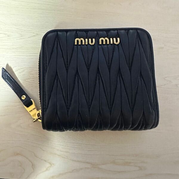 今月限定！！正規品 miumiu マテラッセ 二つ折り財布 黒 
