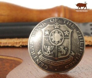 ◆コンチョ ネジ式　フィリピン　25センタボ　盾　23.5mm コイン ボタン