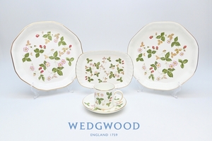 WEDGWOOD /ワイルドストロベリー 英国■八角形トレイ[ペストリーの盛皿に]2点/スパイラルトレイ 1点■デミタスカップ＆ソーサー1客№9603■