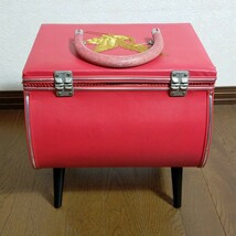 ★ 裁縫箱 お針箱 昭和レトロ ソーイングボックス 脚付 鶴 ケース 赤 アンティーク 脚付き 小物入れ ソーイングBOX 収納箱 当時物 ★313_画像4