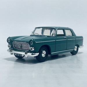 外箱無し VITESSE CLASSIC CARS 1/43 PEUGEOT プジョー 404GT エメラルドグリーン