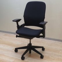 スチールケース Steelcase LEAP リープチェア オフィスチェア 肘付き ワークチェア リクライニング ブラック KK13010 中古オフィス家具_画像1