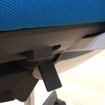KOKUYO コクヨ デュオラ オフィスチェア 2018年製 青 背面メッシュ 肘付き ハイバック 事務椅子 リクライニング EG7091 中古オ_画像6