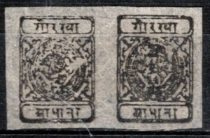 ◆307古いネパール　1899年　弓とククリス　$40　②◆