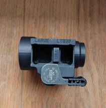 【実物】　Trijicon MRO HD 1x25 Red Dot Sight　＆　LaRue Tactical Trijicon MRO QD Mount LT839 ハイマウント　バトラーキャップ付_画像6