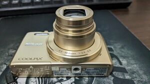Nikon COOLPIX S7000 　ワンオーナー品　オマケ付き（サードパーティー製予備バッテリー充電器）