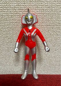 ウルトラの母　 ソフビ　バンダイ　年式不明　 高さ12.5cm ミニソフビ　日本製