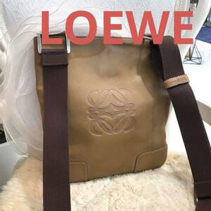 LOEWE　ロエベ　アナグラム　ショルダーバッグ　レザー　斜め掛け　ユニセックス