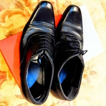 気品のある高級革靴です　サイズは 26cm です 大変 柔らかい革で履き心地は抜群です ドレスシューズ 黒 革靴_画像4