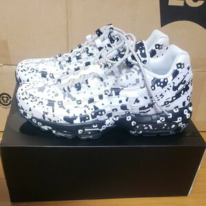 ゴールデンサイズ　NIKE AIRMAX95 Cav Empt 