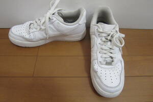 NIKE ナイキ CW2288-111 AIR FORCE 1 07 LOW エア フォース 1 07 スニーカー 白 25.5㎝ ナイキの別中敷き O2403C