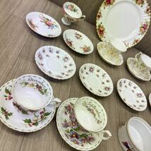 ■C-304 ROYAL ALBERT ロイヤルアルバート ROYAL DOULTONE ロイヤルドルトン など イングランド製 まとめ 洋食器 カップ ソーサー 他_画像3