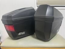 GIVI E22N パニアケース サイドケース 無塗装ブラック 左右セット ＋汎用サイドバッグホルダーSBL2000ユニバーサルタイプのセット　美品_画像1