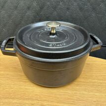 STAUB LA COCOTTE 両手鍋 ストウブ ココット 22cm 中古品　鉄鍋　_画像2