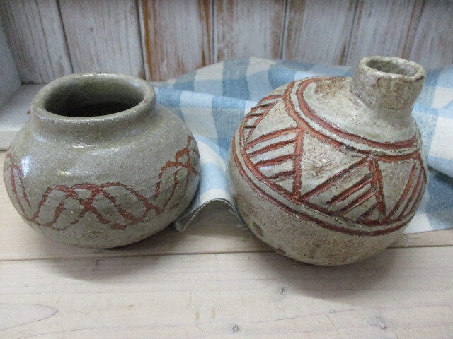 Juego de 2 jarrones pequeños de cerámica hechos a mano de cerámica interior hechos a mano, Artículos hechos a mano, interior, bienes varios, ornamento, objeto