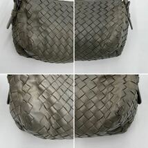 【希少】BOTTEGA VENETA ボッテガヴェネタ アクセサリーポーチ ハンドバッグ イントレチャート ミニサイズ スクエア型 レザー グレー_画像4