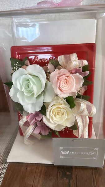 プリザーブドフラワー アレジメント 花 フラワー バラ 淡い色 飾る 観賞用 薔薇 可愛い 綺麗 かわいい きれい