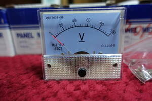  analogue voltmeter ; model :85C1; voltage measurement range :DC 0 - 100V precision : Class 2.5 prompt decision 