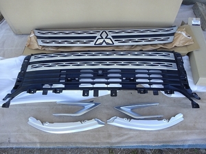 DelicaＤ５　ＣＶ１Ｗ　後期　Grille　set　 Buy Now！