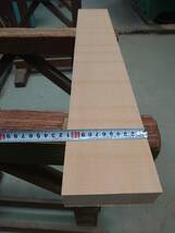 スプルース　平柾　No.240328-C　無垢　乾燥材　板（長さ700㎜ｘ幅110㎜ｘ厚み36㎜）1枚　木材　DIY　棚板　小物作りに_画像2
