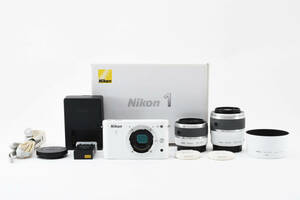 ■ほぼ新品■ ニコン Nikon1 J1 ダブルズームキット ホワイト《ショット数わずか1411回!元箱付》 SH-24M24-469