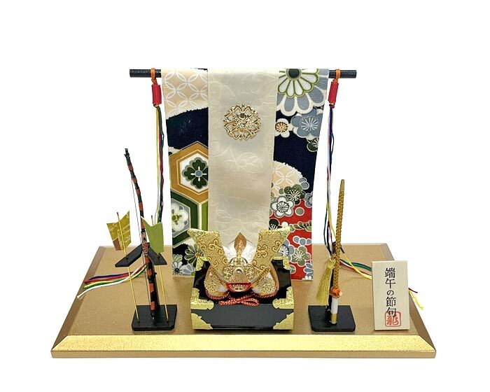 Golden helmet decoration (with bow and sword), May doll helmet decoration, Boy's Festival tabletop decoration, Ryukodo, Ryukodo, crepe decoration, crepe work, gold brocade, with neat notebook, Children's Day celebration, season, Annual event, children's day, helmet