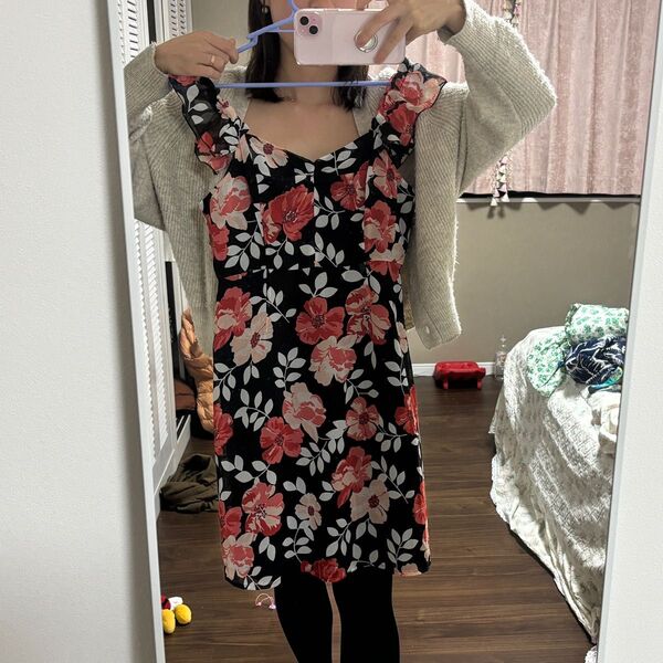 FOREVER21 花柄ワンピース 膝丈 ノースリーブ キャミワンピース 花柄 裏地付き 赤 レッド 膝丈ワンピース