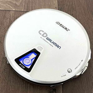 ■SONY D-E01 CDウォークマン15周年特別モデル ポータブルCDプレーヤー リモコン・電池ケース付属 ソニー■の画像2