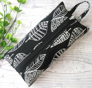 * tissue case * box size * leaf .. pattern Northern Europe manner black * hand made refilling pollinosis crochet needle stick needle case 