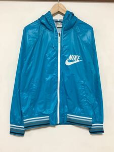 1394 Nike Nike Nylon Jacket Nylon Parker L светло -голубой логотип.