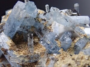 【無数結晶】宝石質　アクアマリン　藍柱石　原石　標本
