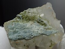 【内包美】エピドートinクォーツ　緑簾石入り水晶　原石　標本_画像6
