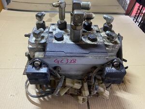 ヤンマー　GC328コンバイン　油圧コントロールバルブ　油圧　ディーゼルエンジン
